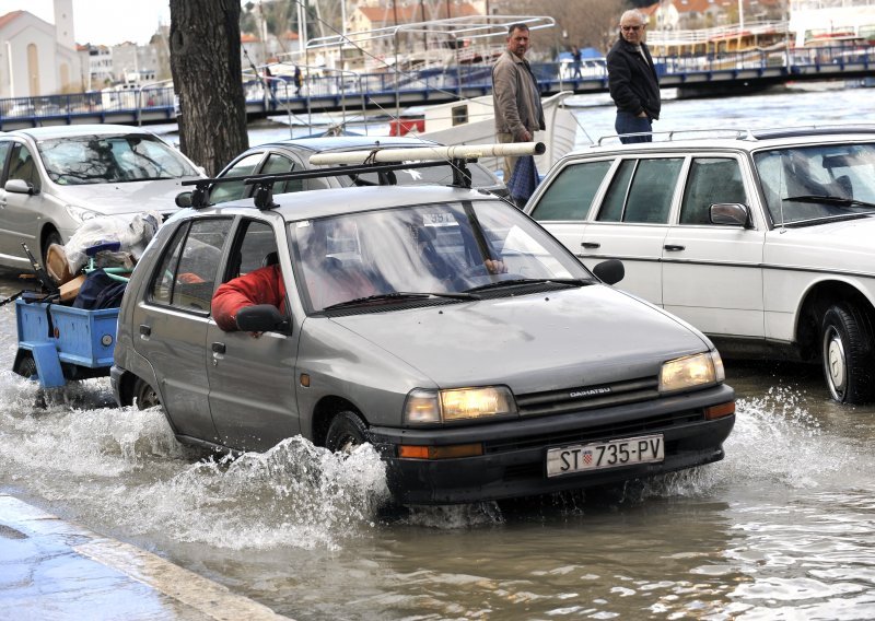 Pod vodom Knin, Sinj, Omiš i Metković