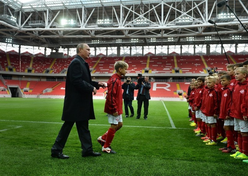 S Putinom nema šale - već otvorio stadion za SP!