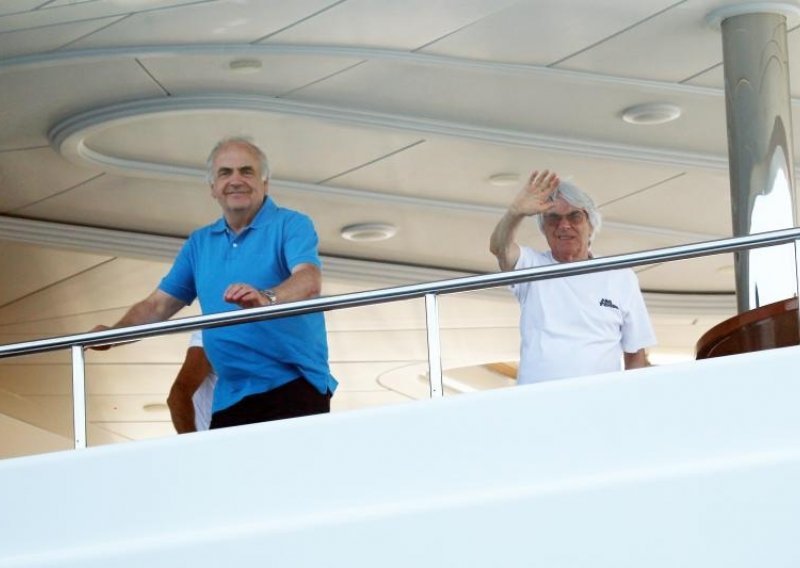 Bernie Ecclestone mahao lijepim Francuskinjama