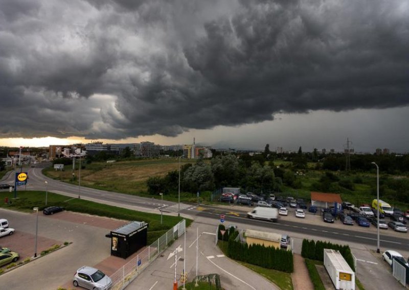 Vatrogasci u jednom danu izašli 100 puta na teren