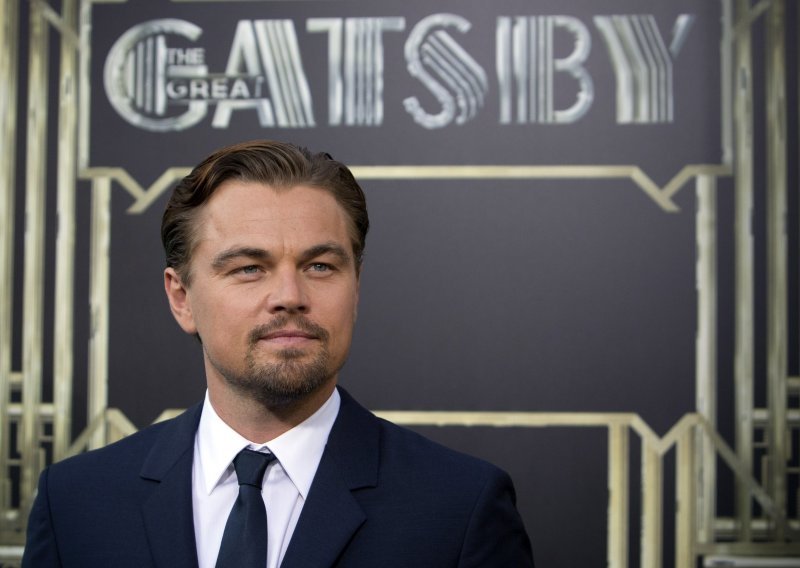 Leonardo DiCaprio ljubi zgodnu brinetu