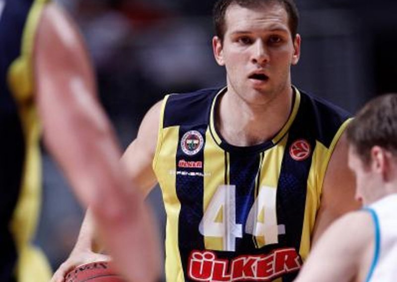 Bogdanović i Žorić odlični, Fener uvjerljiv