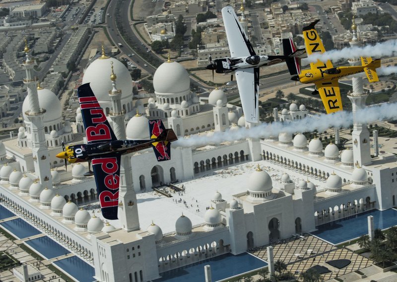 Red Bull Air Race ovog vikenda počinje u Abu Dhabiju