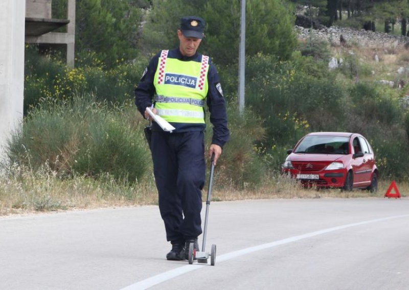 Policijskim autom usmrtio pješaka