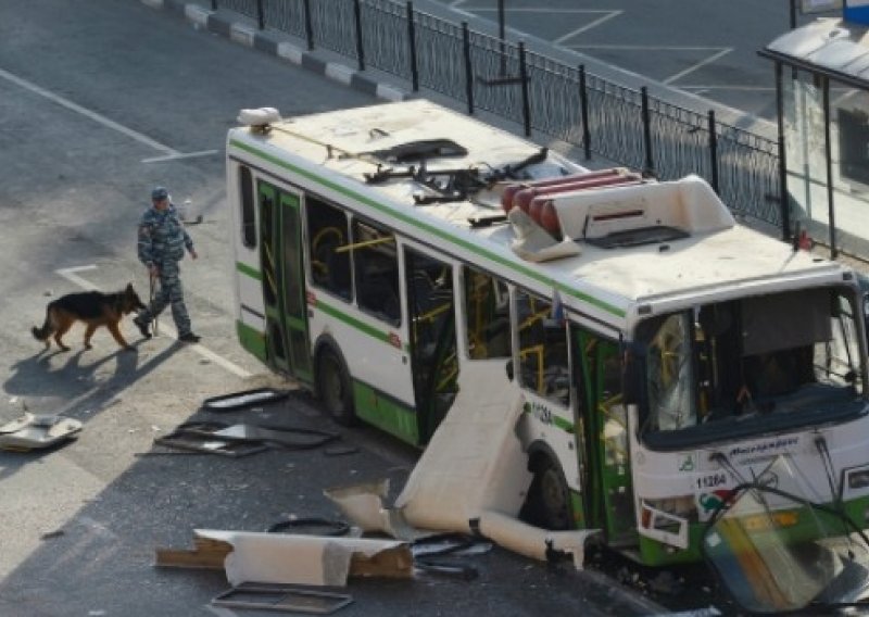 Žena samoubojica raznijela se u studentskom busu