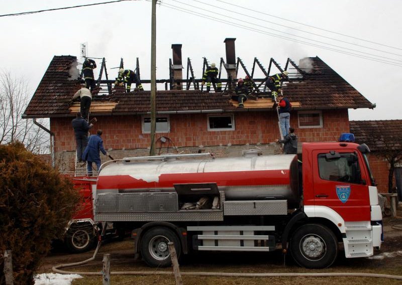 Starac zaspao na kauču i ugušio se u požaru