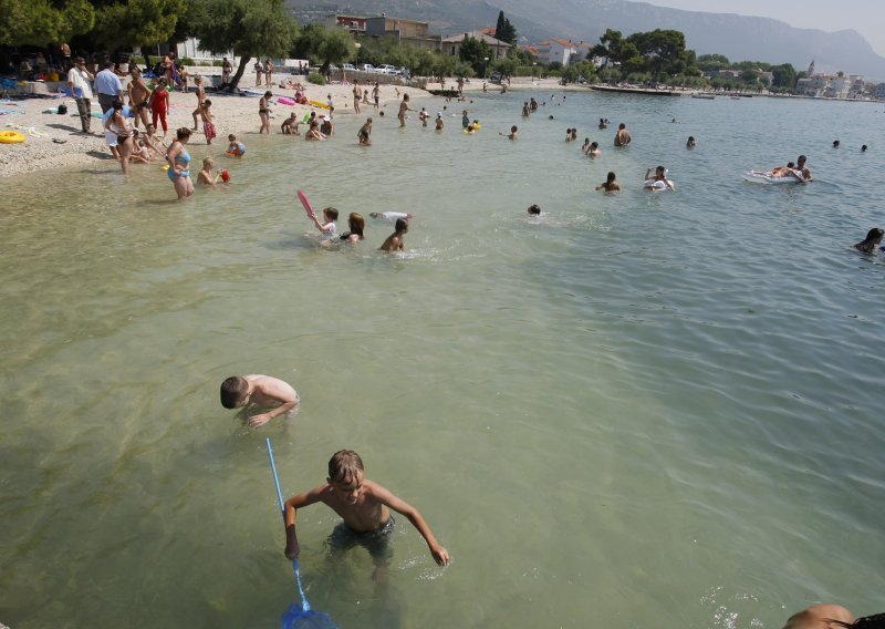 Više osoba prebilo skupinu Poljaka