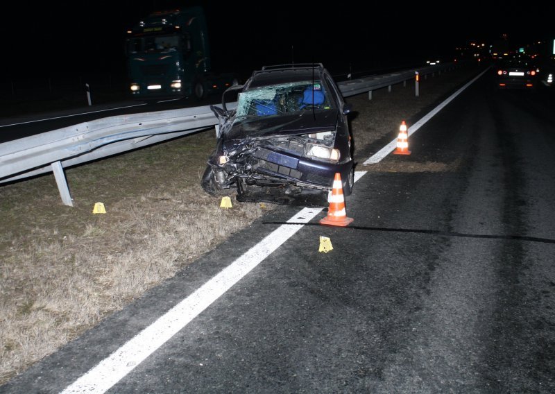 Zabio se u tegljač  pa umalo završio pod kotačima drugog tegljača