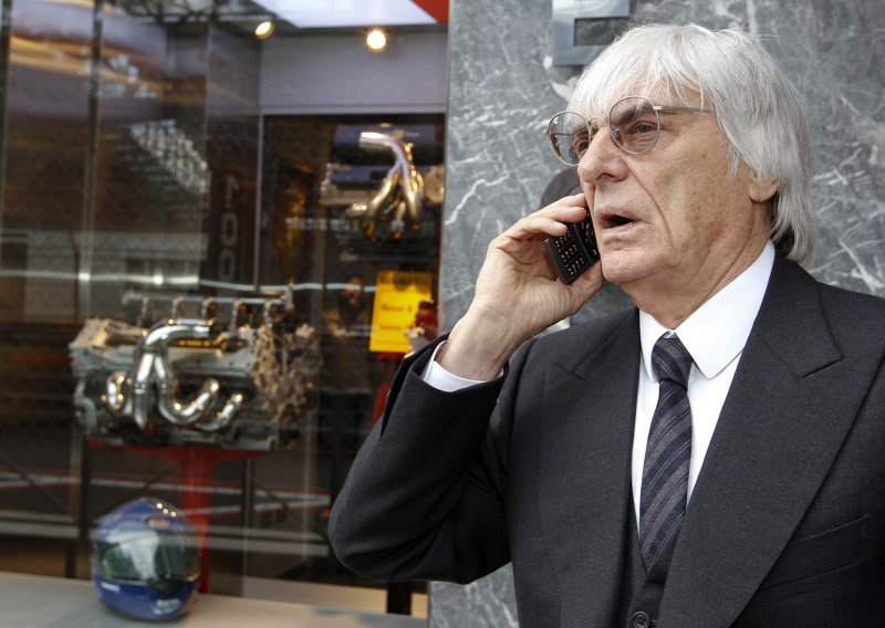 Bernie Ecclestone na rubu ponora