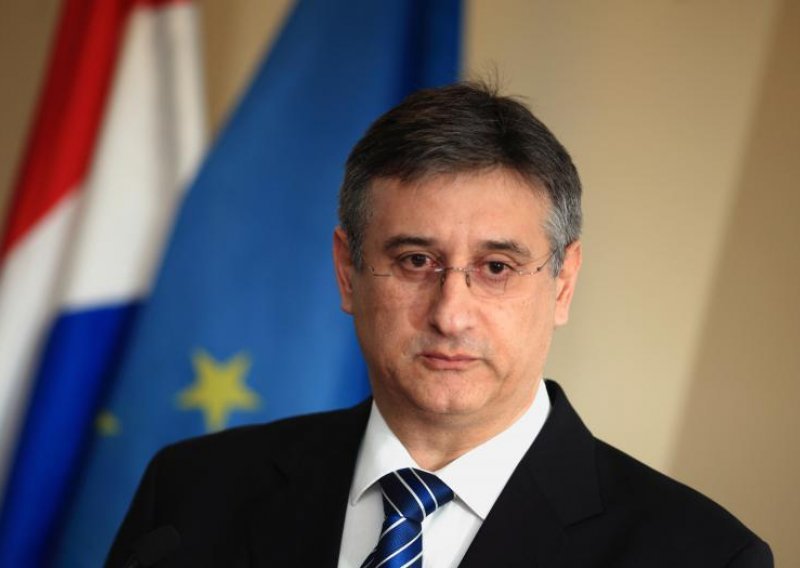 Karamarko Milanoviću: Sjedi, jedan!