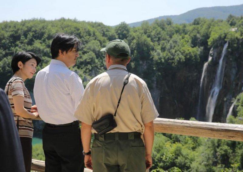 Princ Akishino oduševljen tikvicama i Plitvicama