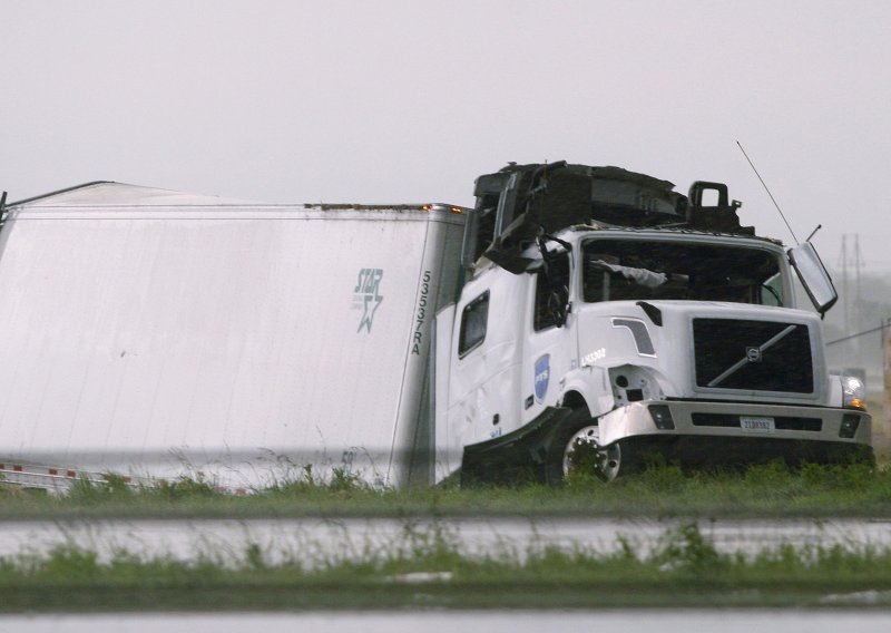 Tornado u Oklahomi usmrtio devet ljudi