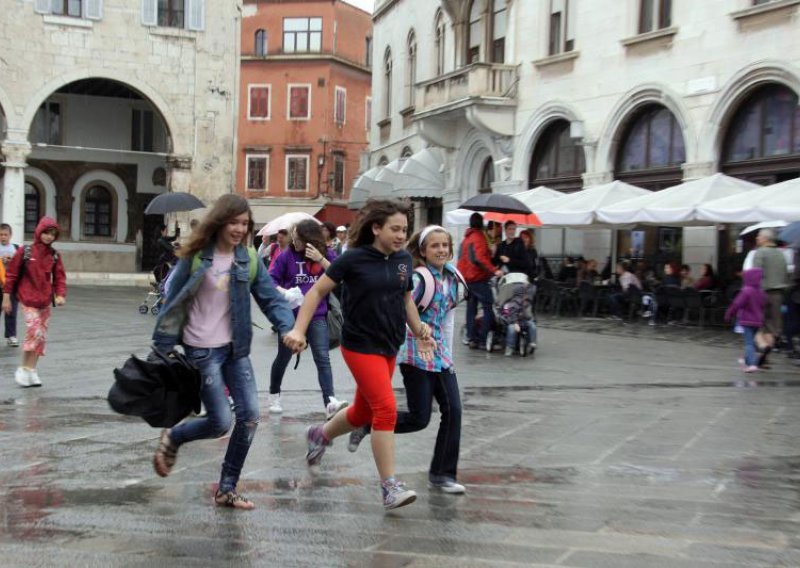 U Rijeci, Makarskoj i Dubrovniku kiša obara rekorde