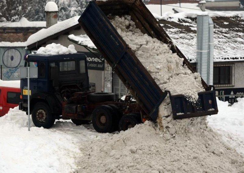 Poginuo čisteći zagrebačke ceste