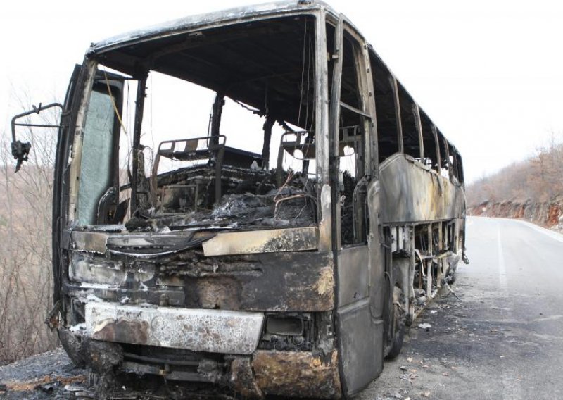U potpunosti izgorio putnički autobus Čazmatransa