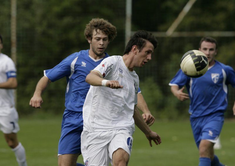 Hajduk i s pričuvama lako sa Slunjem