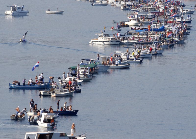 About 500 boats form symbolic bridge at Peljesac