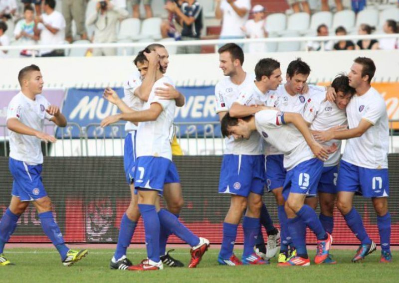 Hajduk 'petardom' ispratio Zagreb, Belupo bolji od Zadra