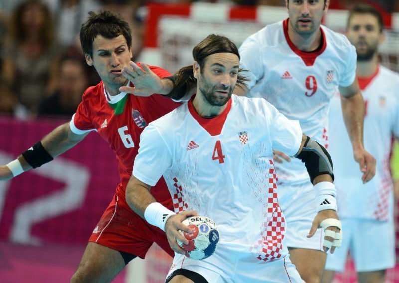 'Cowboys' beat Hungary to win bronze at handball tournament