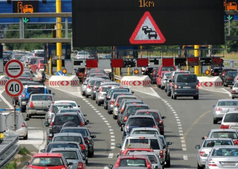 Pojačan promet na većini cesta prema moru