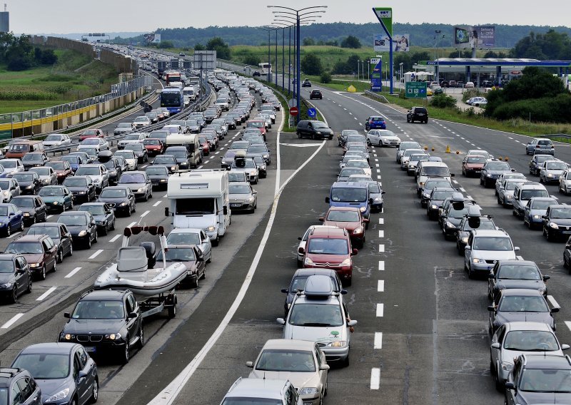 Kolone i gužve na cestama