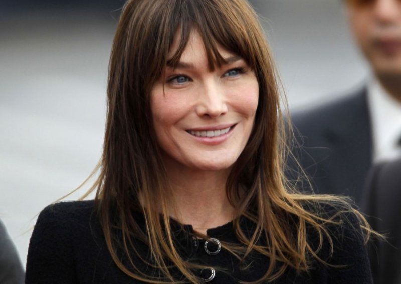 Carla Bruni jedva čeka da opet počne pušiti i piti