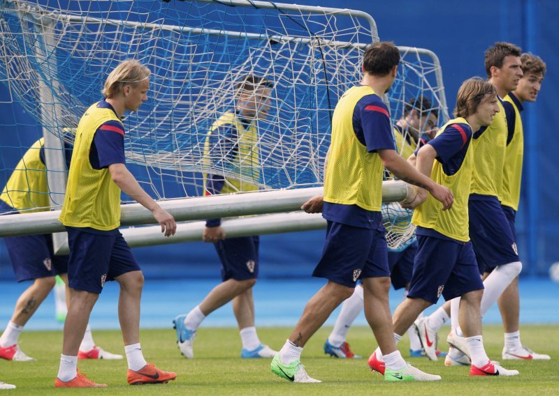 Ozljede napale Bilić boyse, trening s grimasom napustio Ćorluka!