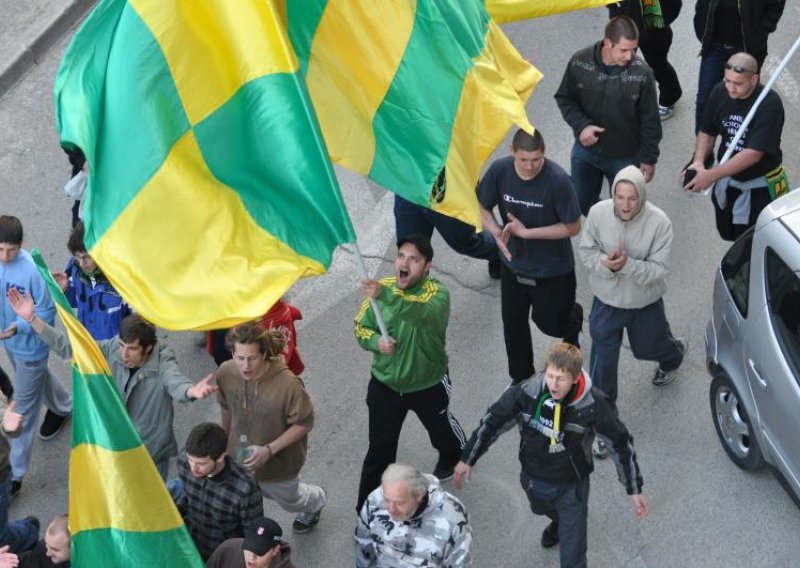 Pronađeni 'Demoni' koji su bacali baklje