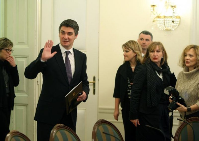 Milanovic addresses SDP leadership on election results