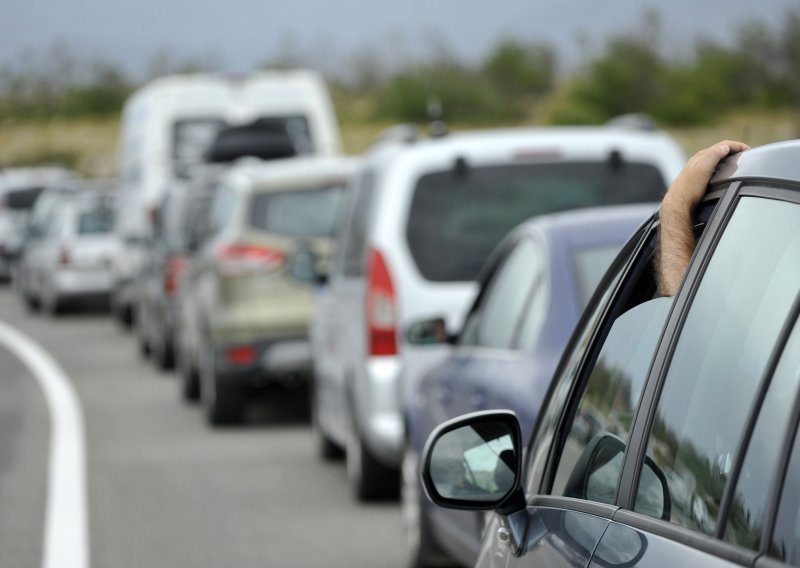 'Par-nepar' vožnja automobilima uvodi se i u Madridu