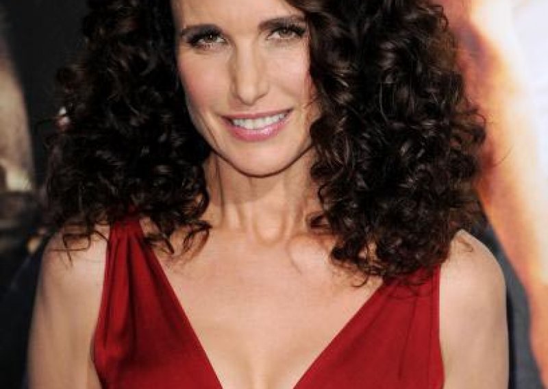 Andie MacDowell predobro stoje 54 godine