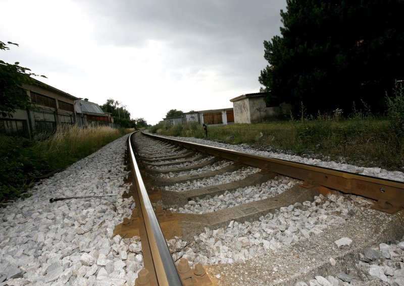 Kina ulaže 13 mlrd. dolara u iransku željeznicu