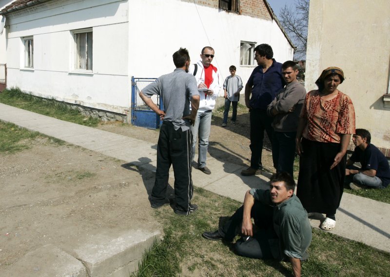 Gomila napala romsku obitelj kod Našica