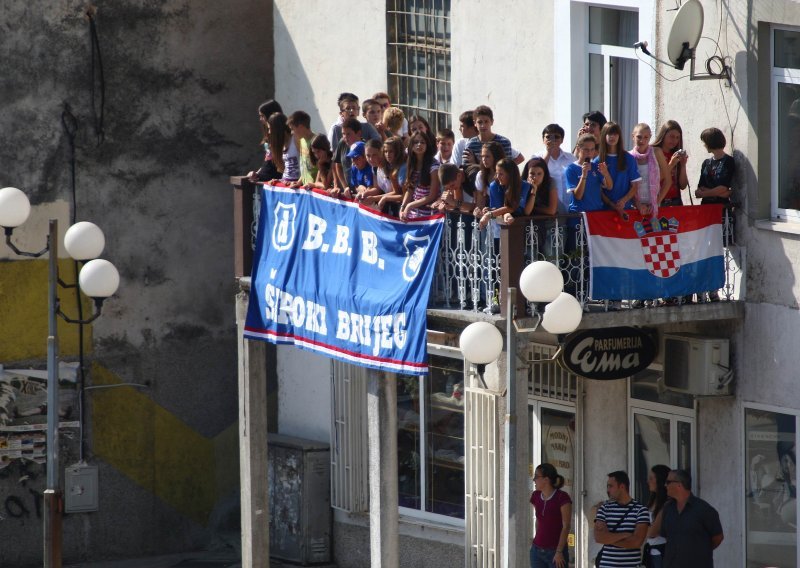 'Iznimno časni policajac branio je svoj život'