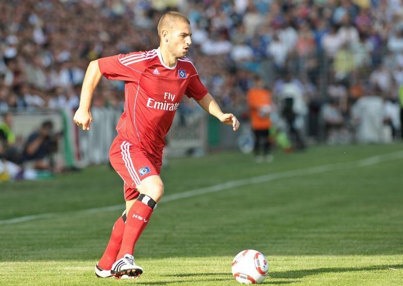 HSV prodaje Petrića zbog Van der Vaarta?