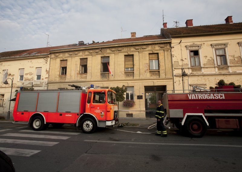 Opljačkao Centar za socijalnu skrb pa ga zapalio