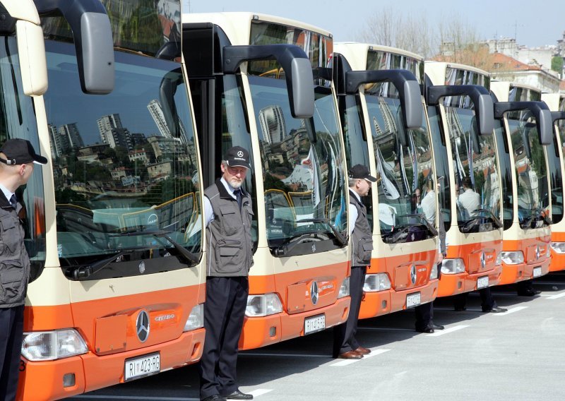 U Popovcu kod Sesveta ukraden autobus