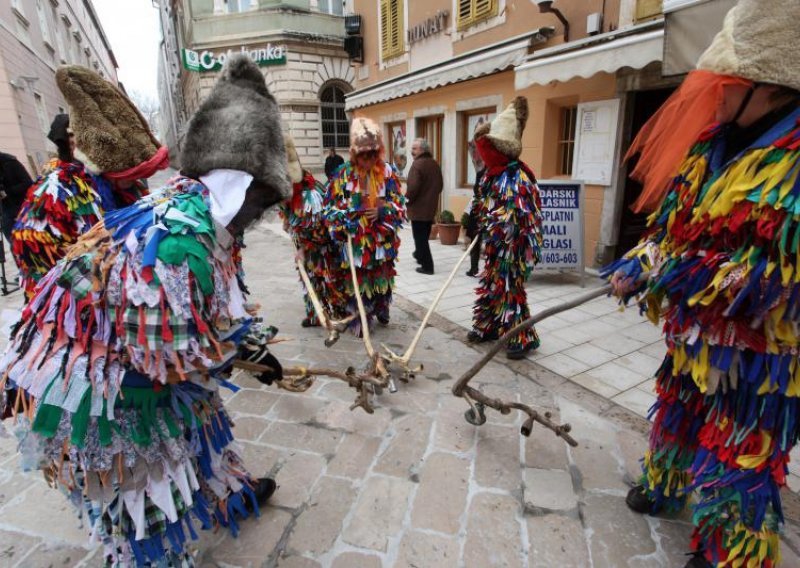 Biškupić uručio UNESCO-ovu povelju zvončarima