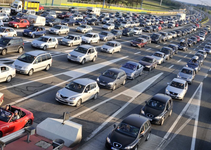 Pojačan promet na autocestama i graničnim prijelazima