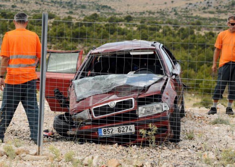 Dvoje češke djece kritično nakon stravične nesreće na A1