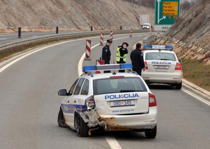 Mladi policajac izazvao prometnu