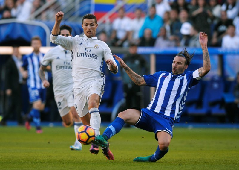 Pogledajte kako je Ronaldo hat-trickom 'uništio' Alaves