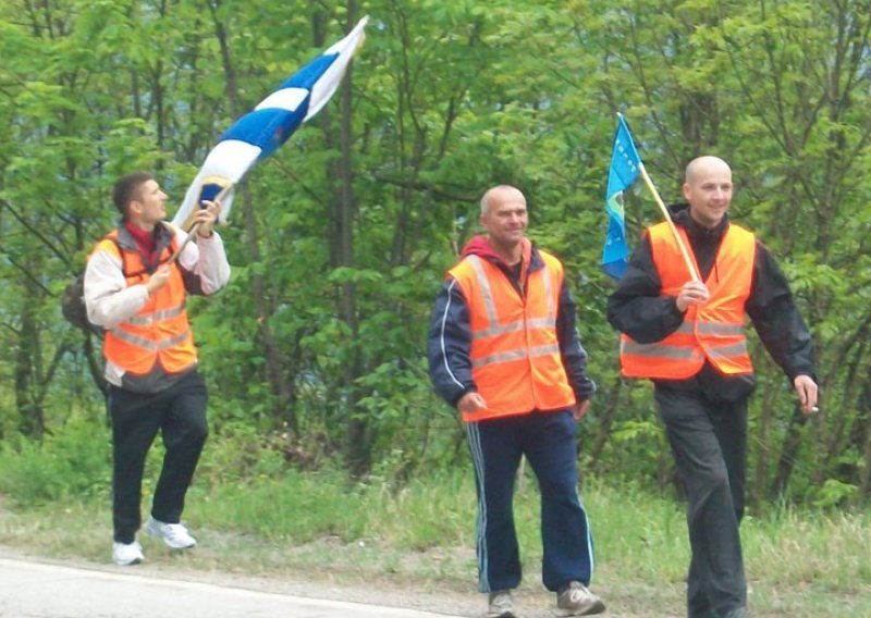 'Izgubili smo dostojanstvo i normalnu državu'