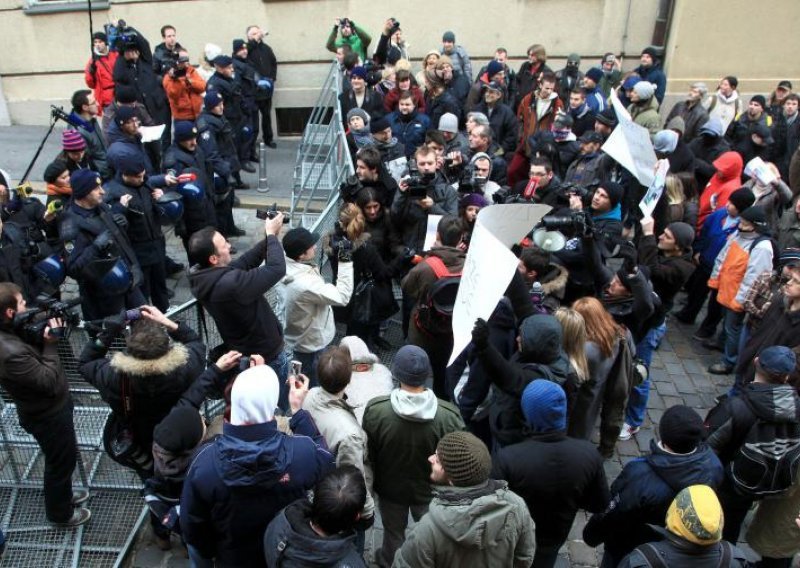 Police block access to St Mark's Square in Zagreb