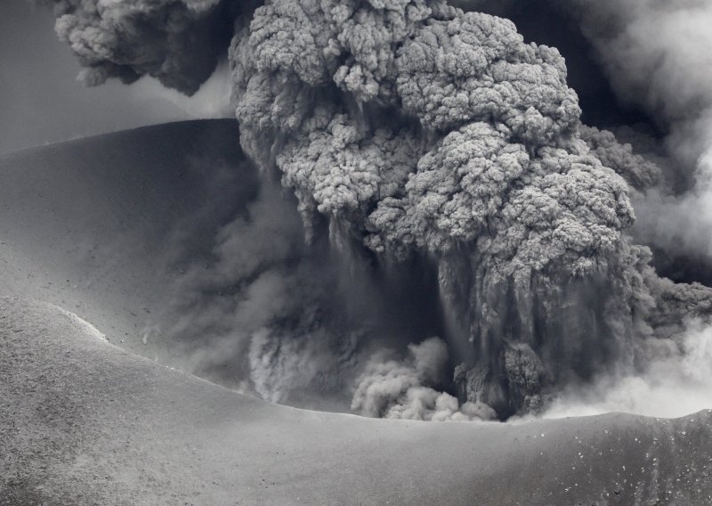 Japan potresa vulkanska erupcija