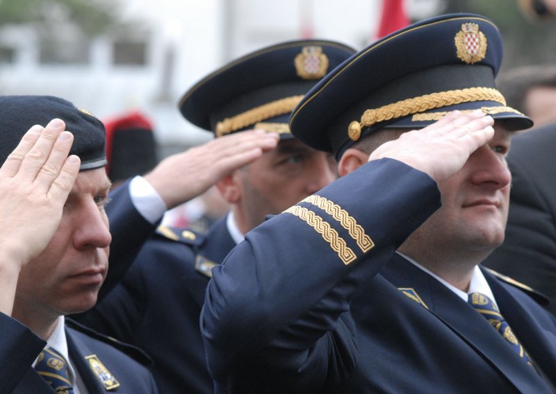 Delegations lay wreaths at Vukovar Memorial Cemetery