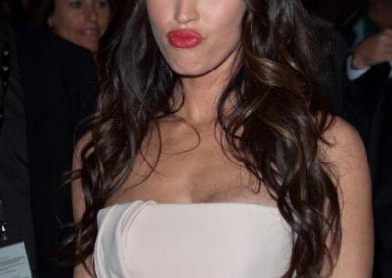 Megan Fox radila seksi grimase