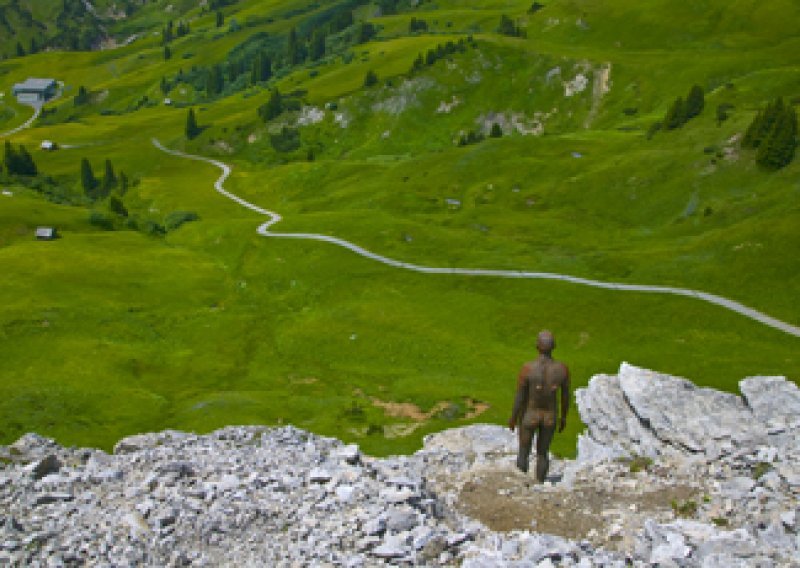 Gole skulpture dočekale prve posjetitelje