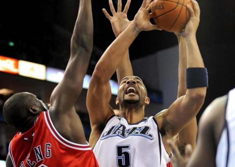 Carlos Boozer iz Utaha prešao u Chicago