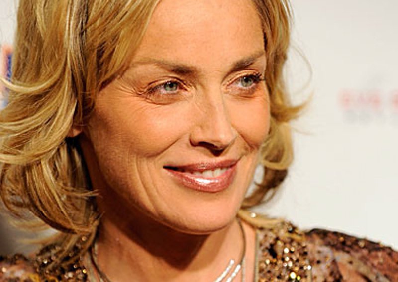 Lice Sharon Stone prepuno bora